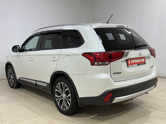 Mitsubishi Outlander Instyle, 2015 года, пробег 226000 км