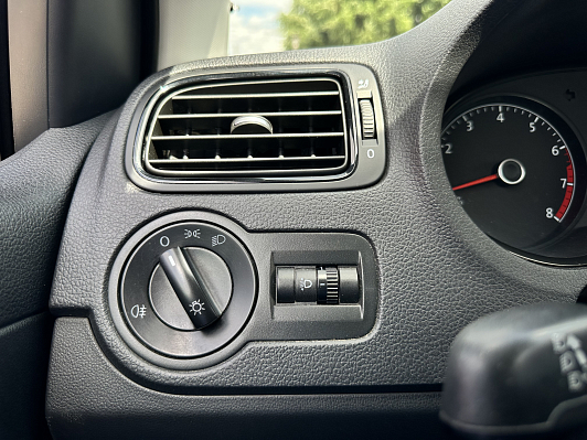 Volkswagen Polo Trendline, 2019 года, пробег 80000 км