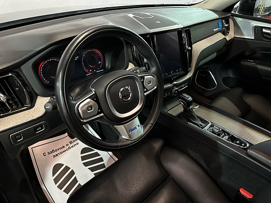 Volvo XC60 Inscription, 2018 года, пробег 52500 км