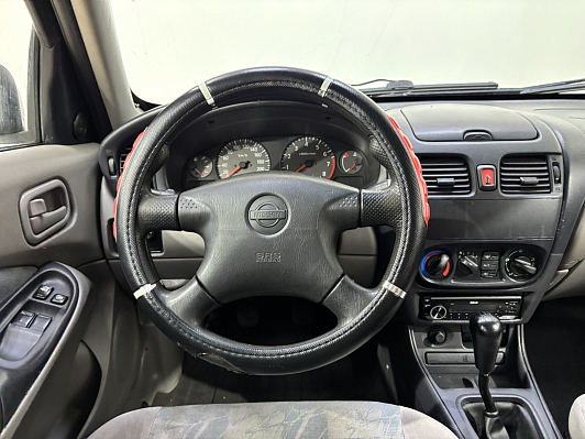 Nissan Almera, 2001 года, пробег 325000 км