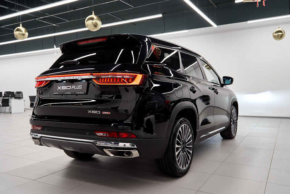 Jetour X90+ Премиум 7 мест, черный