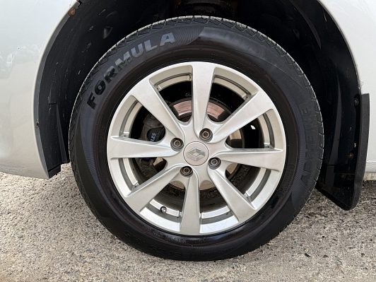 Renault Logan Privilege, 2014 года, пробег 153000 км