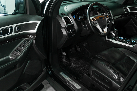 Ford Explorer Limited, 2013 года, пробег 200500 км