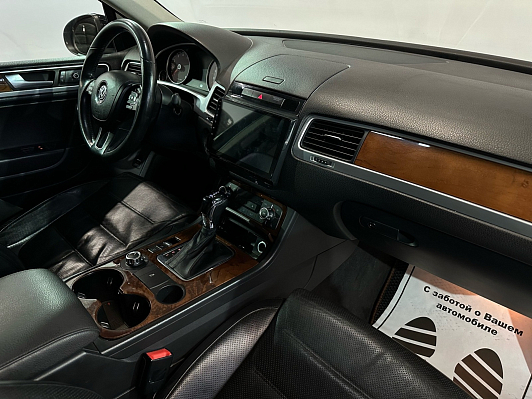 Volkswagen Touareg, 2012 года, пробег 233000 км