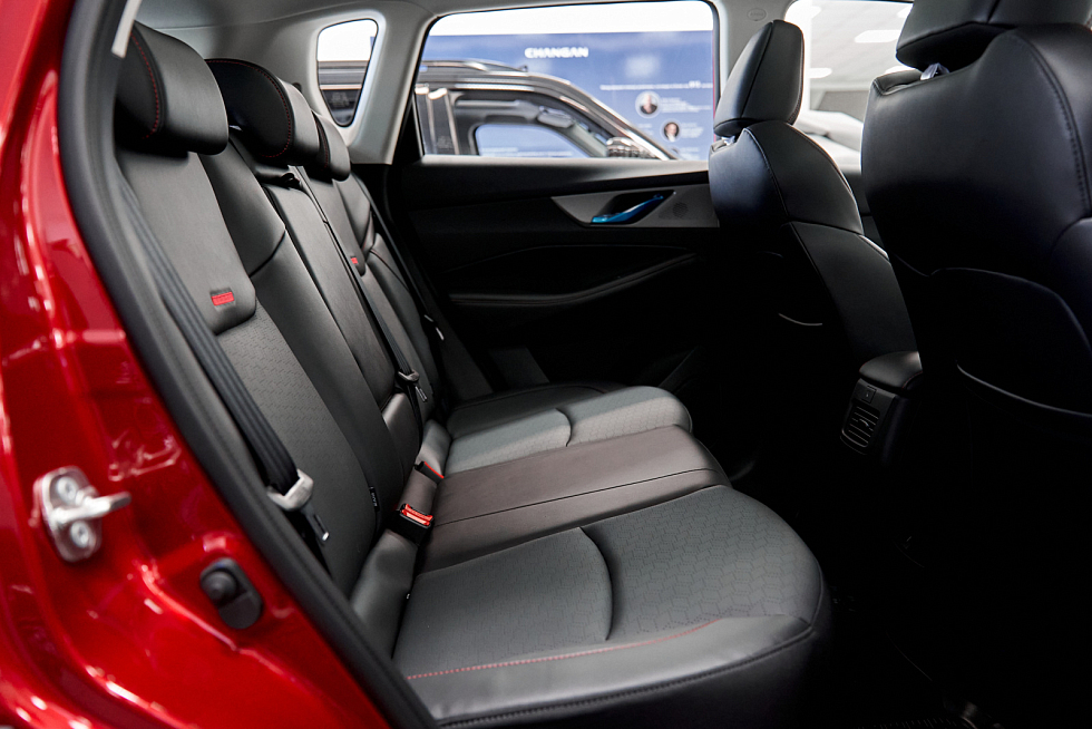 Changan CS35 Plus Tech, серебряный