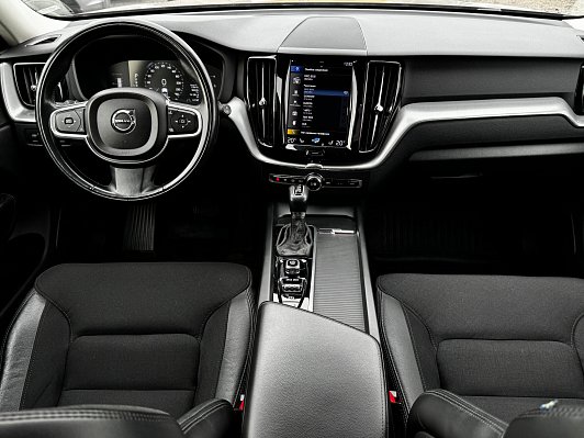 Volvo XC60 R-Design, 2018 года, пробег 85238 км