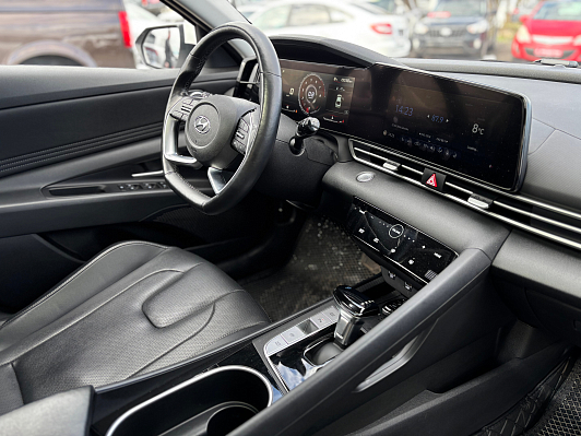 Hyundai Elantra Premium Edition, 2021 года, пробег 18993 км