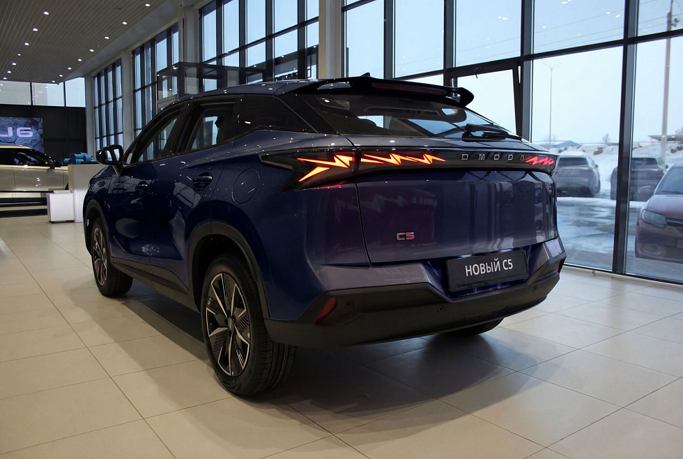 Omoda C5 , черный