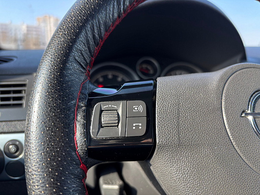 Opel Astra, 2011 года, пробег 190861 км