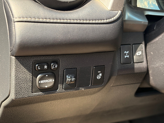 Toyota RAV4, 2017 года, пробег 191282 км
