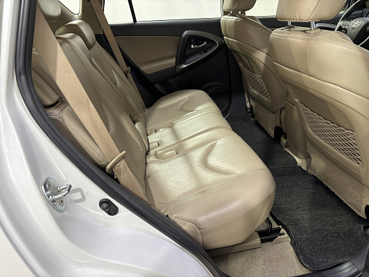 Toyota RAV4, 2012 года, пробег 124231 км