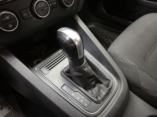 Volkswagen Jetta Comfortline, 2015 года, пробег 155101 км