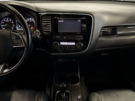 Mitsubishi Outlander Ultimate, 2015 года, пробег 169911 км