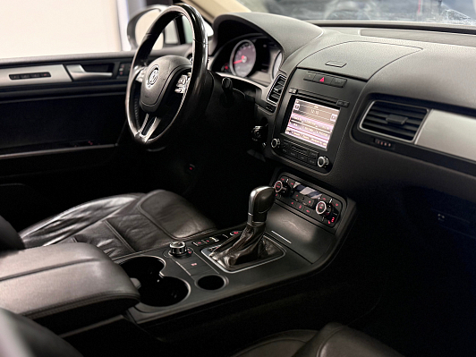 Volkswagen Touareg, 2014 года, пробег 218000 км