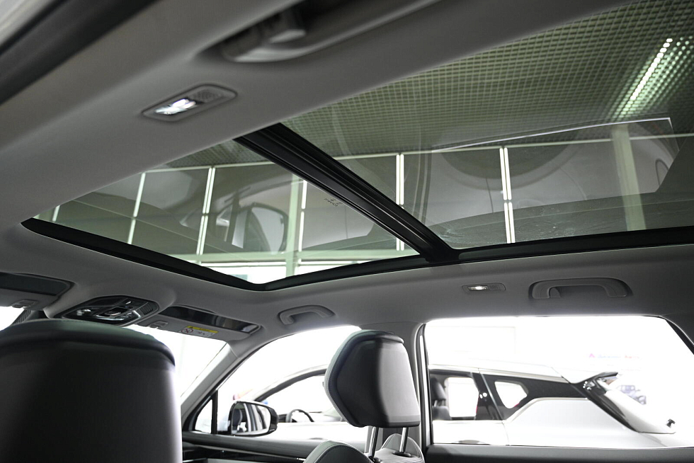 Geely Atlas , серебряный