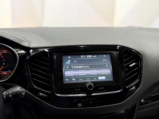 Lada (ВАЗ) Vesta Luxe, 2018 года, пробег 89217 км