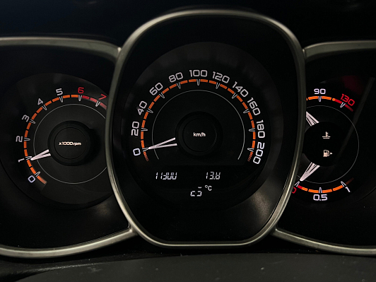 Lada (ВАЗ) Vesta Luxe Multimedia, 2017 года, пробег 111636 км