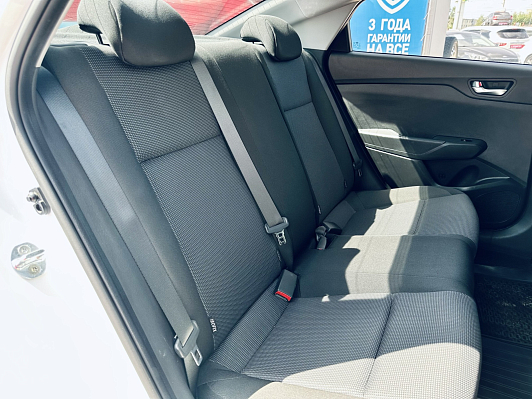 Hyundai Solaris Специальная Серия "10 лет", 2021 года, пробег 29000 км