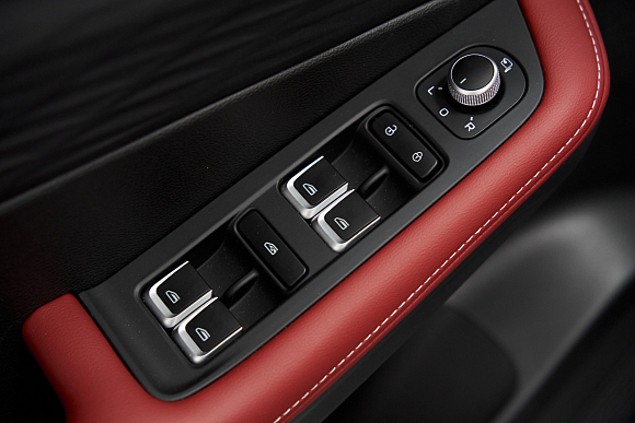 Geely Coolray Flagship, серый