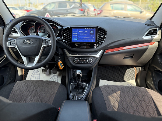 Lada (ВАЗ) Vesta Luxe Multimedia (2017-2019), 2019 года, пробег 76000 км