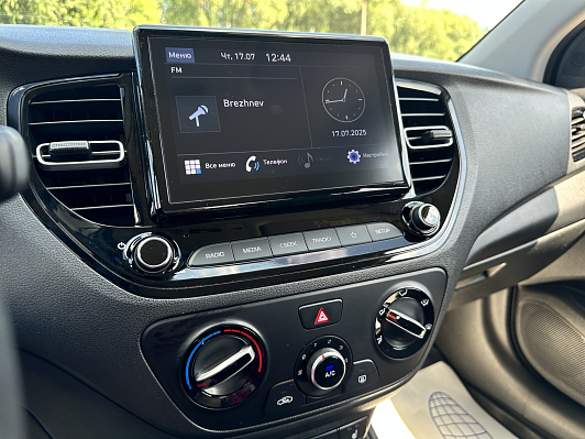 Hyundai Solaris Специальная Серия "10 лет", 2021 года, пробег 29000 км
