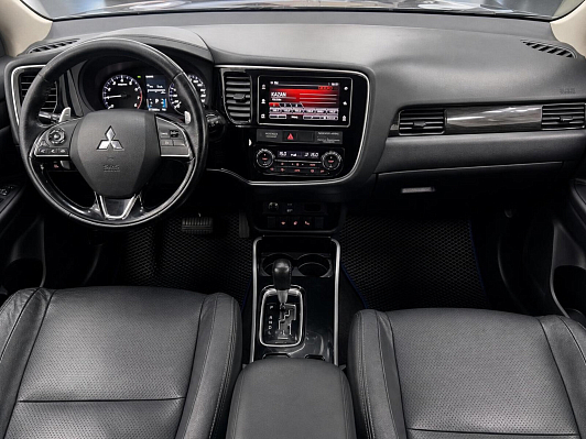 Mitsubishi Outlander Ultimate, 2018 года, пробег 272000 км