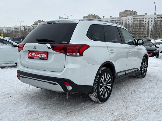Mitsubishi Outlander Instyle, 2021 года, пробег 83293 км