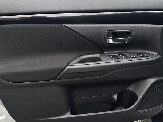 Mitsubishi Outlander Intense+, 2019 года, пробег 148030 км
