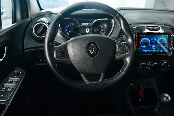 Renault Kaptur Drive, 2016 года, пробег 135000 км