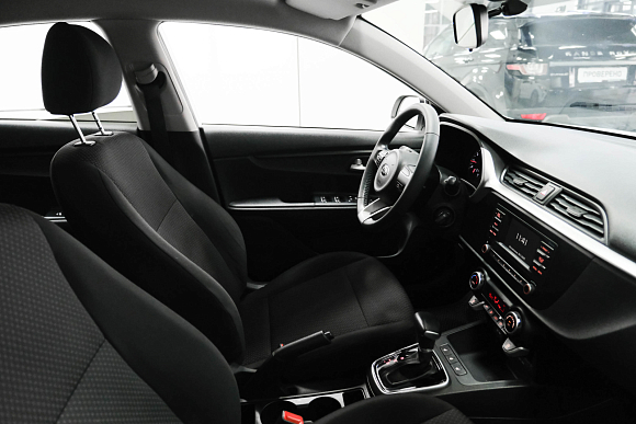 Kia Rio Luxe, 2021 года, пробег 74500 км