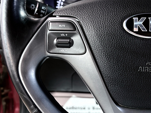 Kia Rio, 2015 года, пробег 153000 км