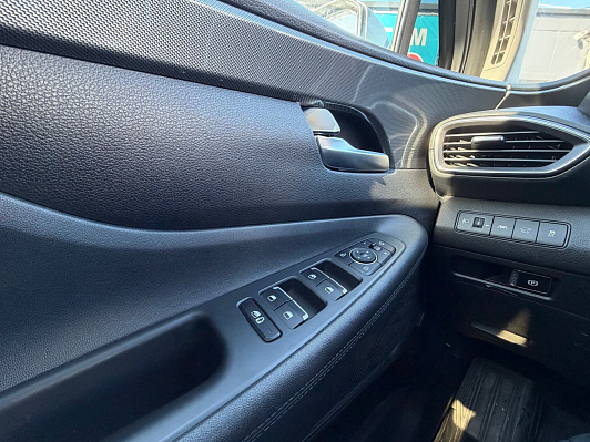 Hyundai Santa Fe SE 6 Мест, 2020 года, пробег 66800 км