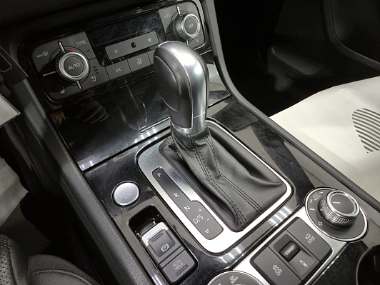 Volkswagen Touareg Wolfsburg Edition, 2018 года, пробег 189196 км