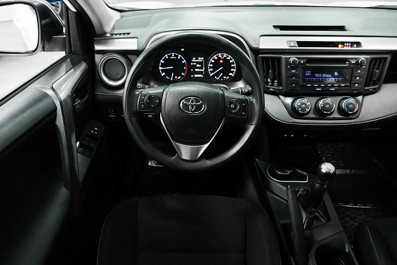 Toyota RAV4, 2015 года, пробег 227000 км