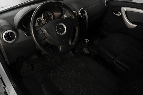 Lada (ВАЗ) Largus Luxe (5 мест), 2019 года, пробег 81000 км