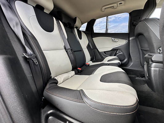 Volvo V40, 2013 года, пробег 198400 км