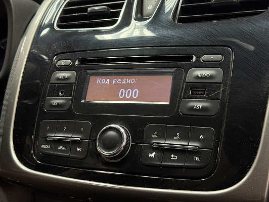 Renault Sandero Privilege, 2016 года, пробег 100000 км