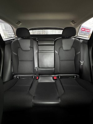 Volvo XC60 R-Design, 2018 года, пробег 85238 км