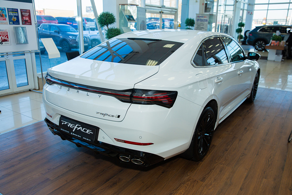 Geely Preface Люкс, белый