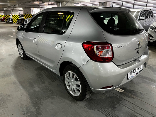 Renault Sandero Confort, 2015 года, пробег 231000 км