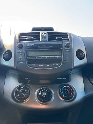 Toyota RAV4, 2010 года, пробег 248646 км