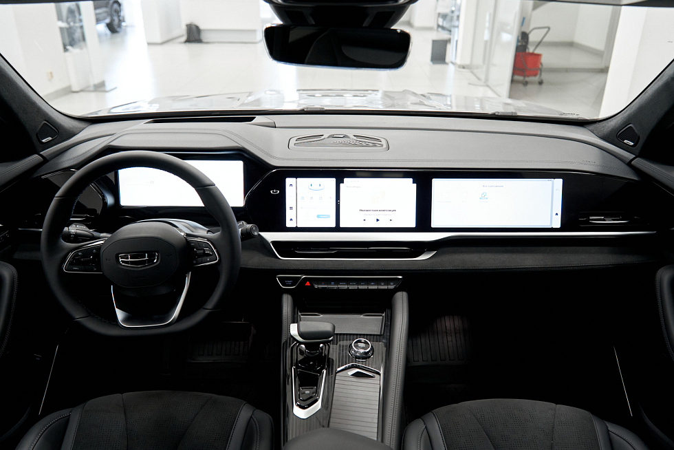 Geely Monjaro Flagship (2023-2025), серый