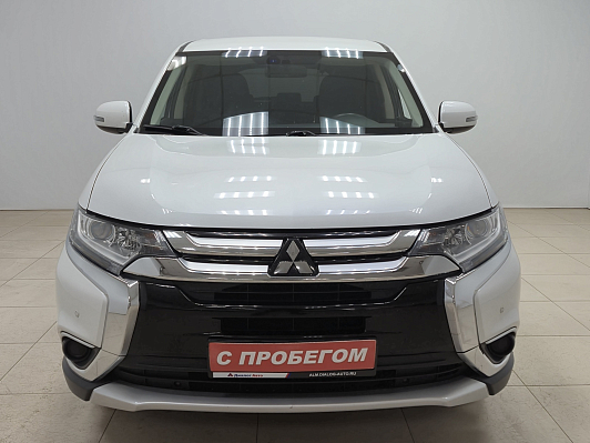 Mitsubishi Outlander Invite, 2018 года, пробег 64489 км