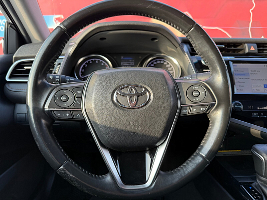 Toyota Camry Элеганс Safety, 2019 года, пробег 148500 км