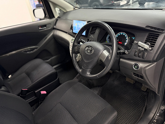 Toyota ISis, 2010 года, пробег 184838 км