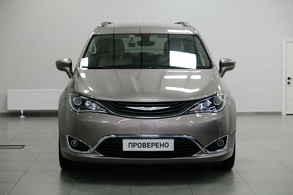 Chrysler Pacifica, 2017 года, пробег 77836 км
