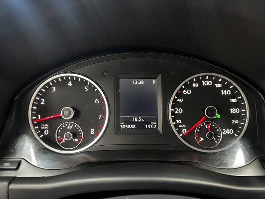 Volkswagen Tiguan Avenue, 2012 года, пробег 305872 км