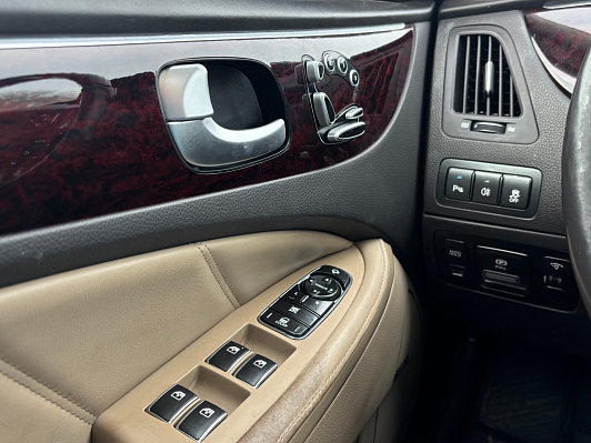 Hyundai Equus Luxury, 2012 года, пробег 202555 км