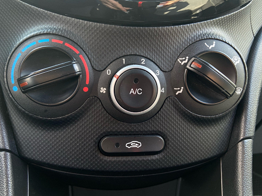 Hyundai Solaris Active, 2013 года, пробег 285000 км