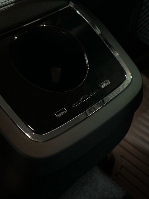 Volvo XC60 Inscription, 2018 года, пробег 52500 км
